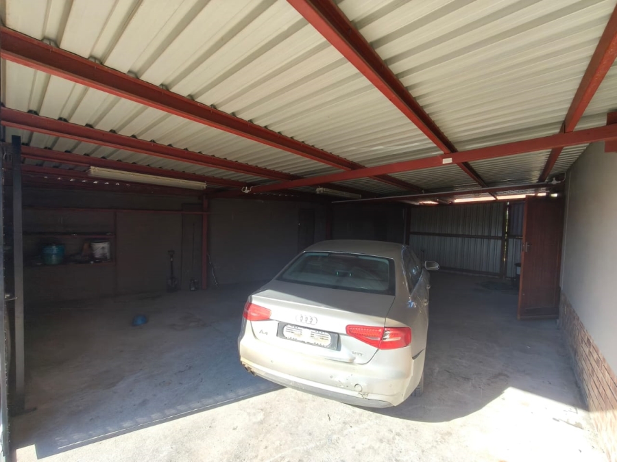 3 Bedroom Property for Sale in Waterkloof East North West